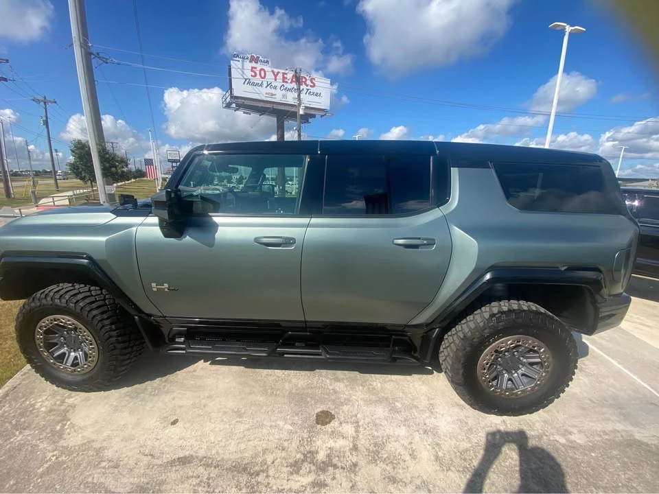 2024 GMC Hummer EV - Image 7 of 11