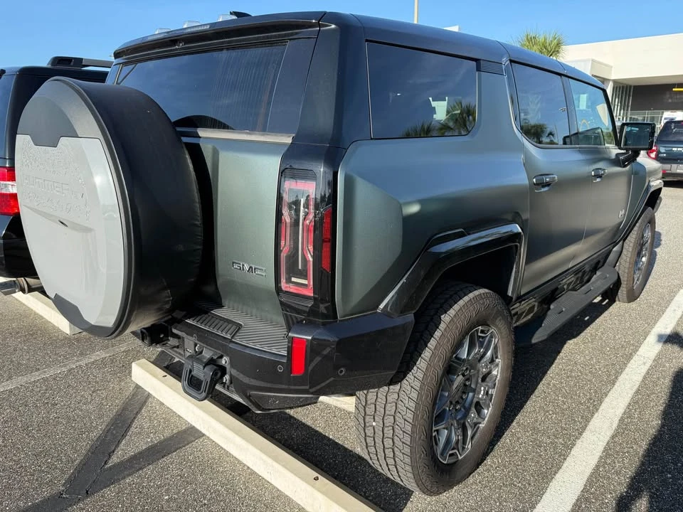2024 GMC Hummer EV - Image 3 of 9