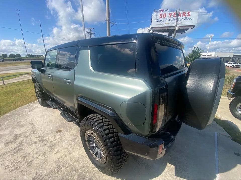 2024 GMC Hummer EV - Image 6 of 11