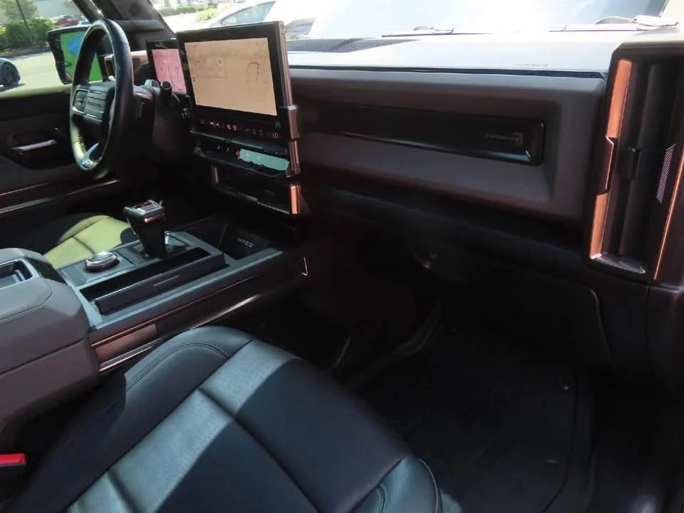 2024 GMC Hummer EV - Image 10 of 14