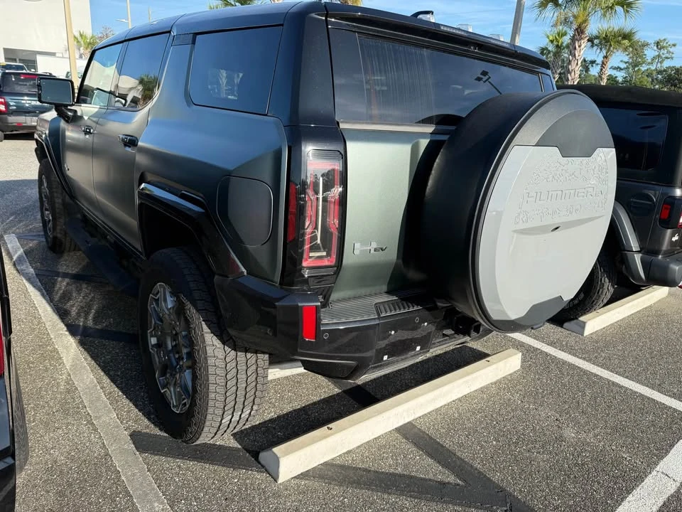 2024 GMC Hummer EV - Image 4 of 9