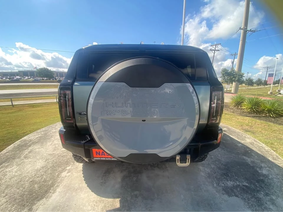 2024 GMC Hummer EV - Image 5 of 11