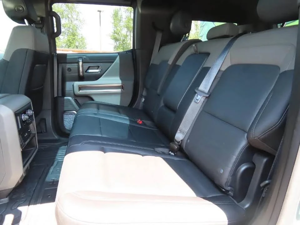 2024 GMC Hummer EV - Image 12 of 14