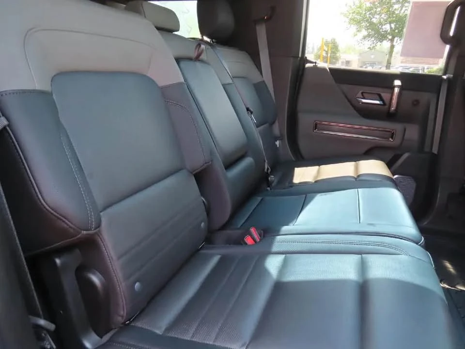 2024 GMC Hummer EV - Image 11 of 14