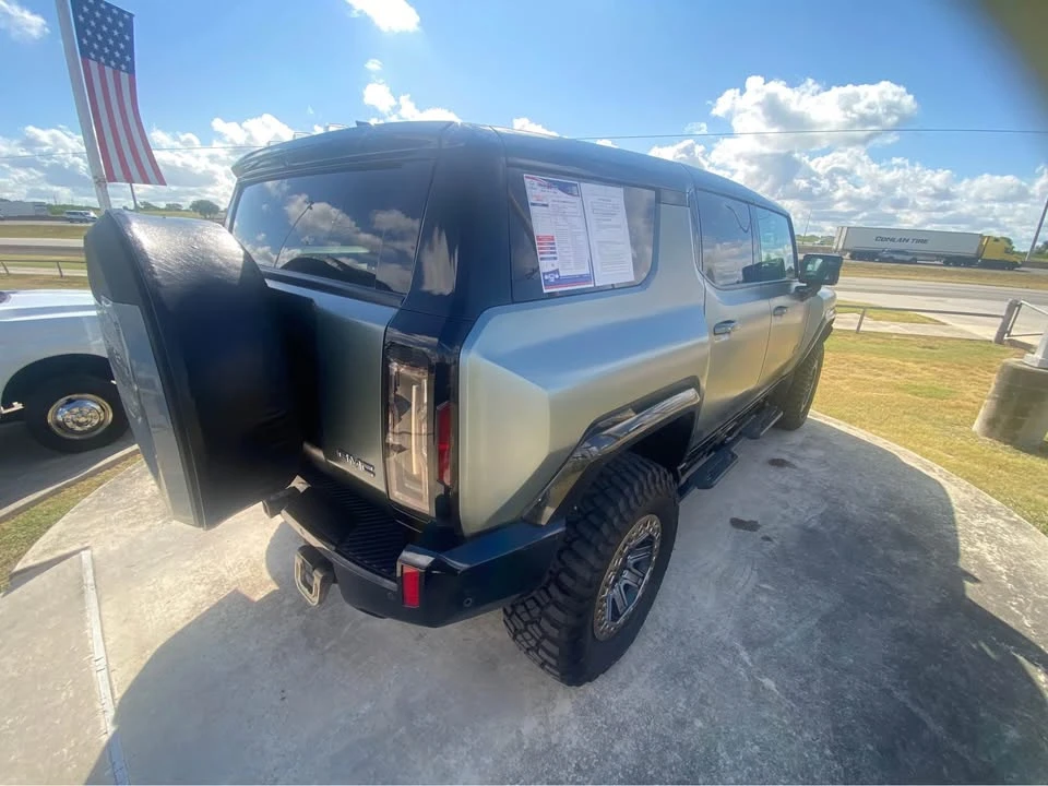 2024 GMC Hummer EV - Image 4 of 11