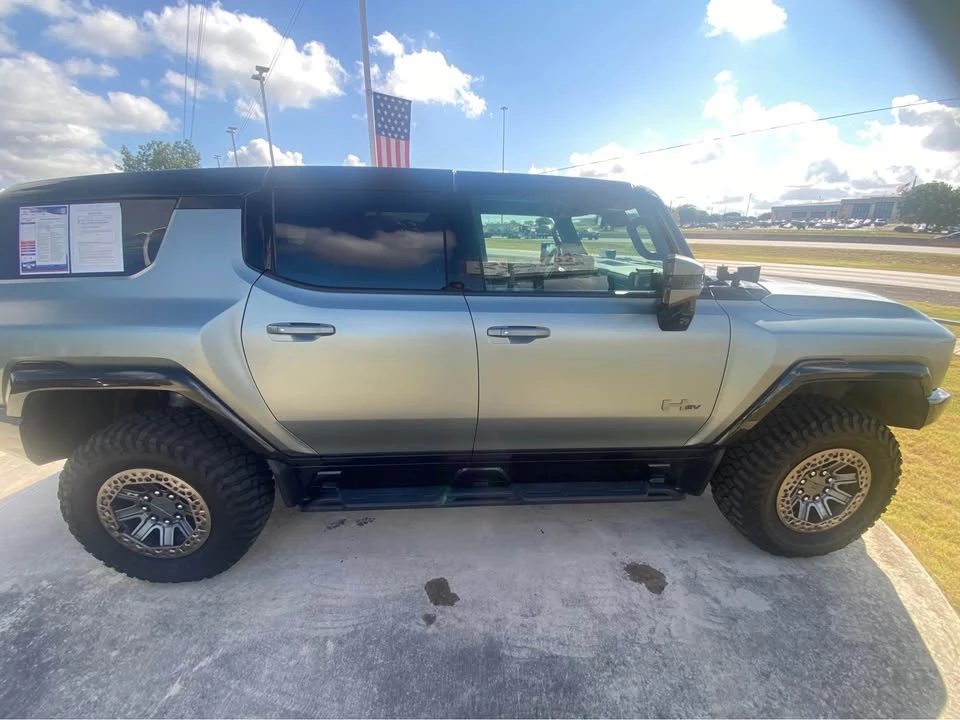 2024 GMC Hummer EV - Image 3 of 11