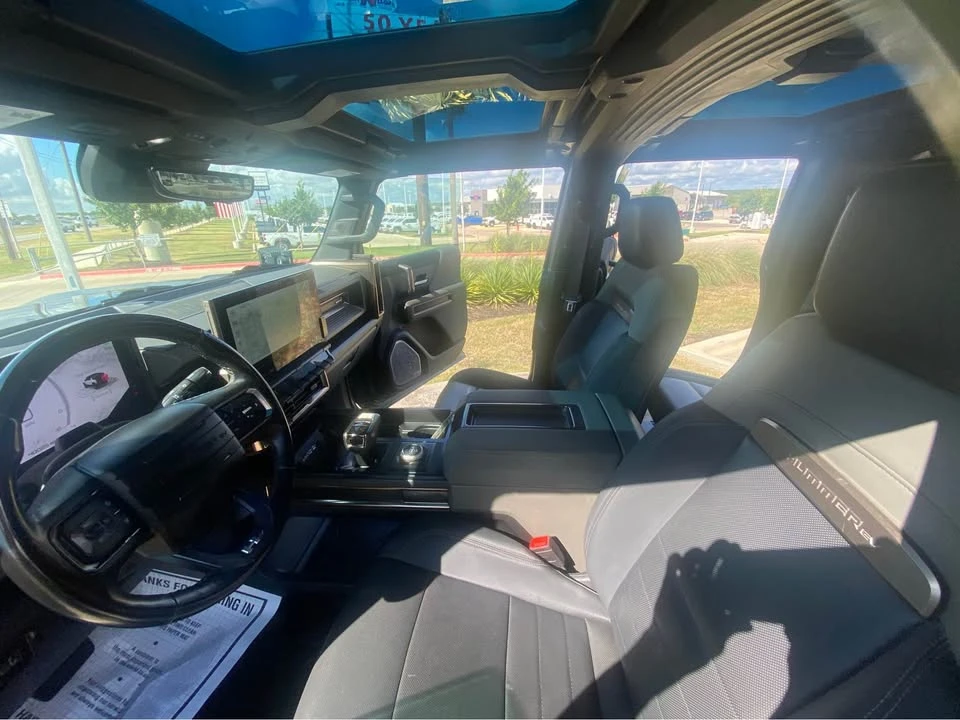 2024 GMC Hummer EV - Image 10 of 11
