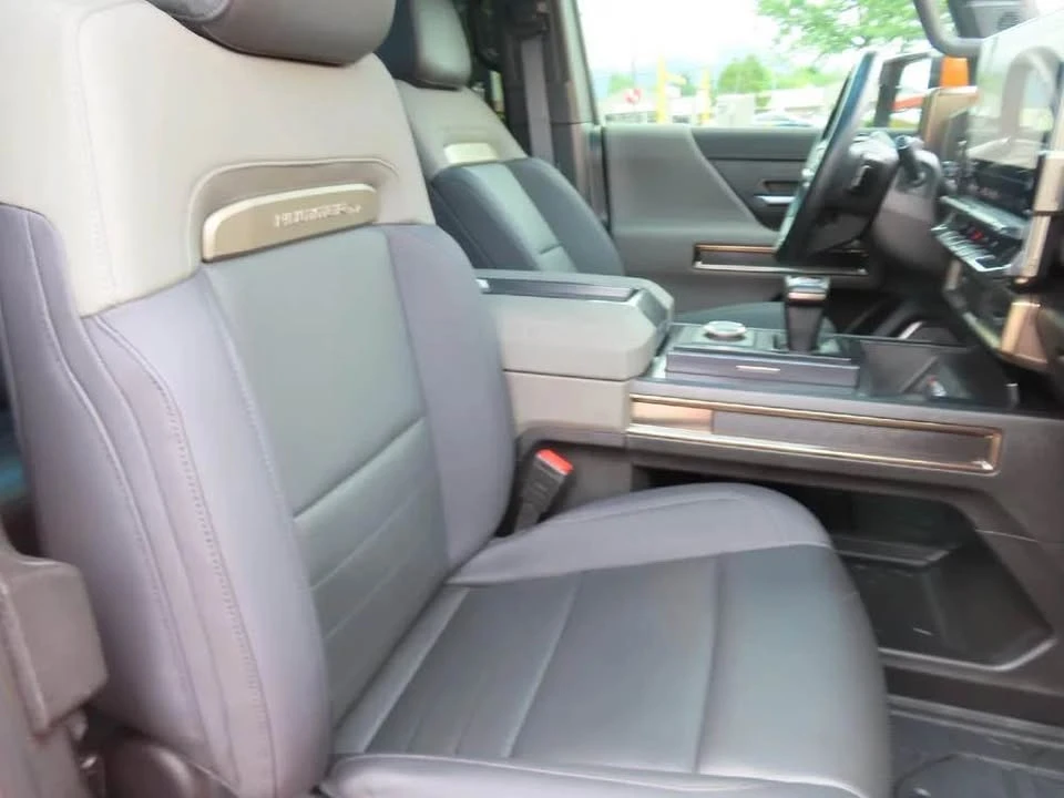 2024 GMC Hummer EV - Image 12 of 16