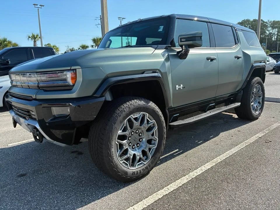 2024 GMC Hummer EV - Image 5 of 12