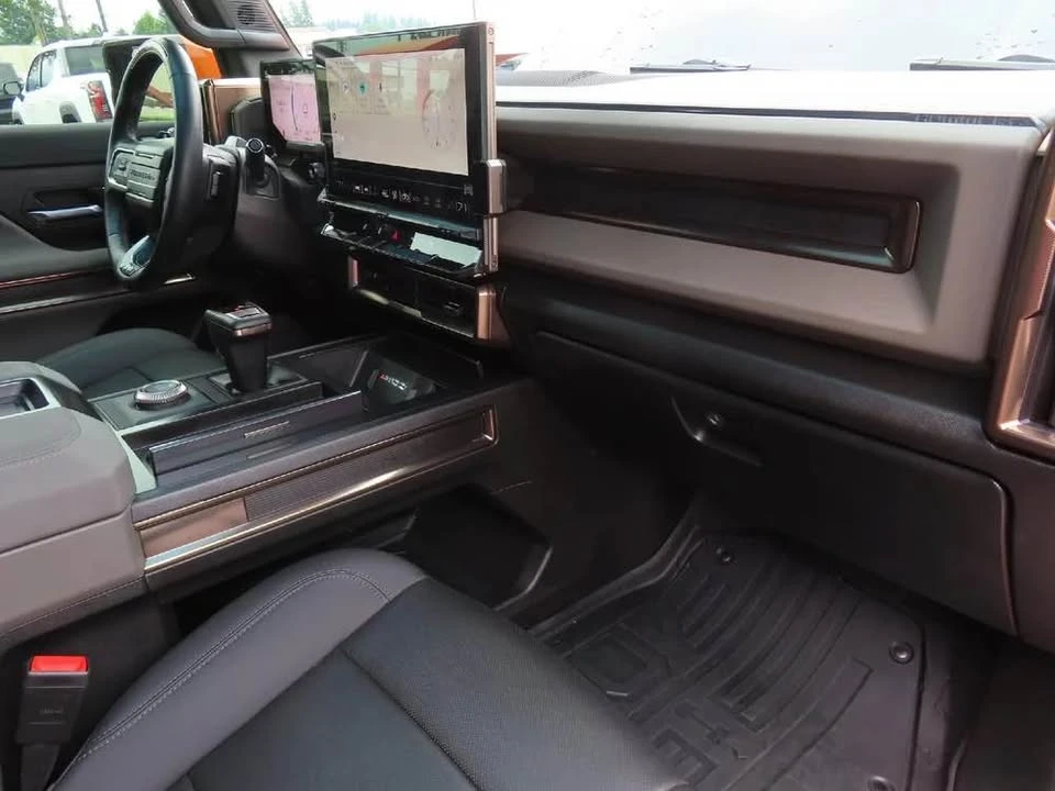 2024 GMC Hummer EV - Image 11 of 16