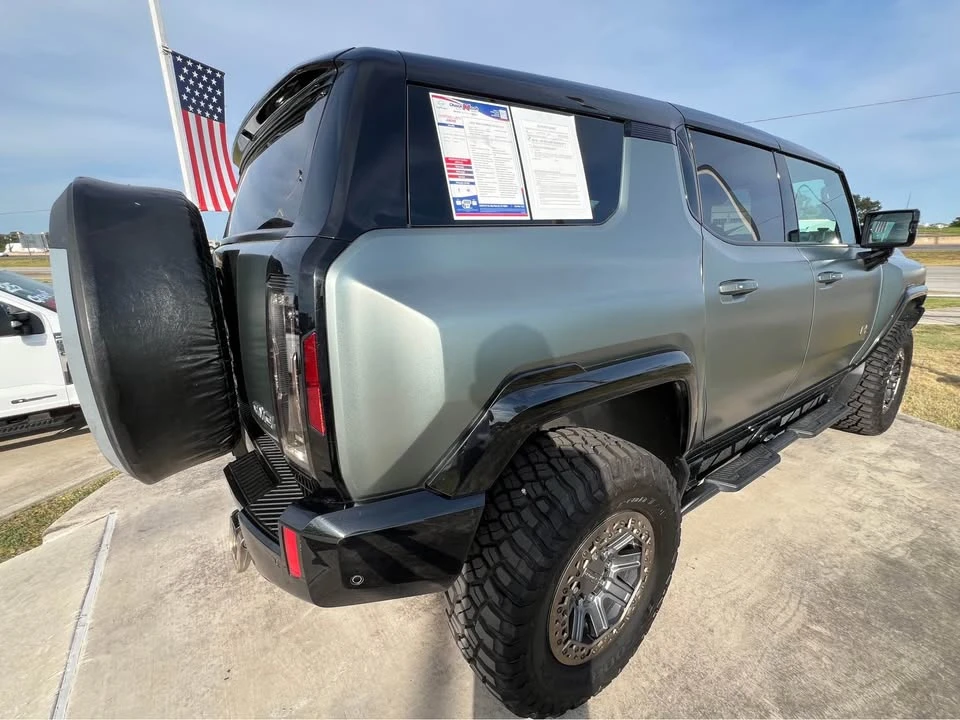 2024 GMC Hummer EV - Image 5 of 6