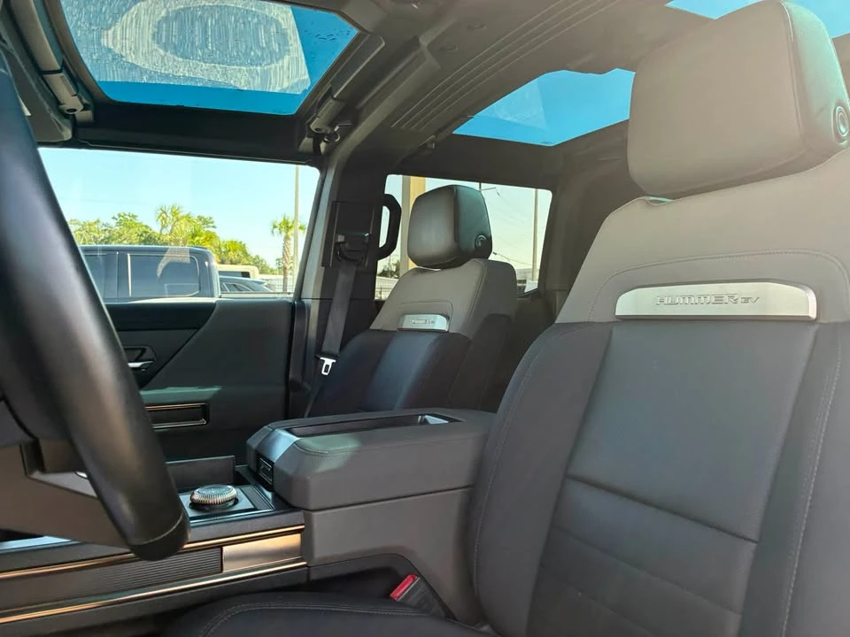2024 GMC Hummer EV - Image 11 of 12