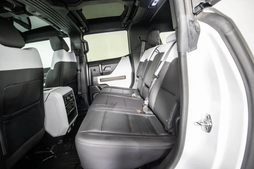 2024 GMC Hummer EV - Image 7 of 8