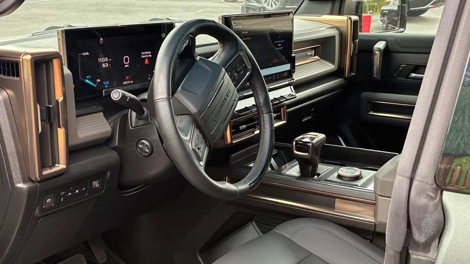 2024 GMC Hummer EV - Image 6 of 10