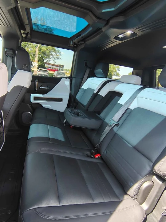 2024 GMC Hummer EV - Image 18 of 20