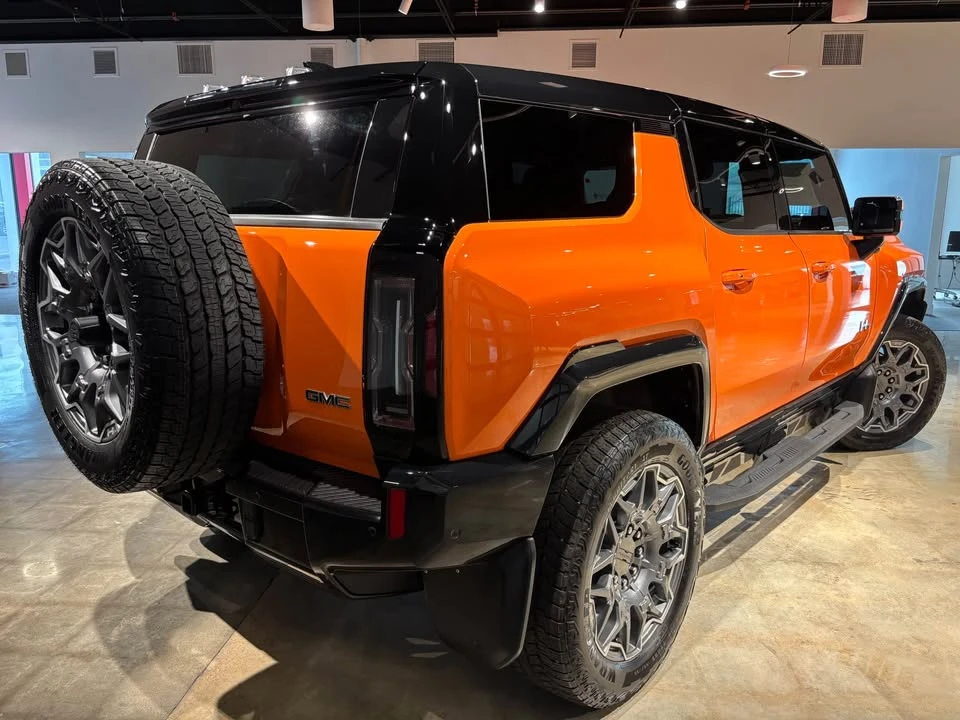 2024 GMC Hummer EV - Image 5 of 19