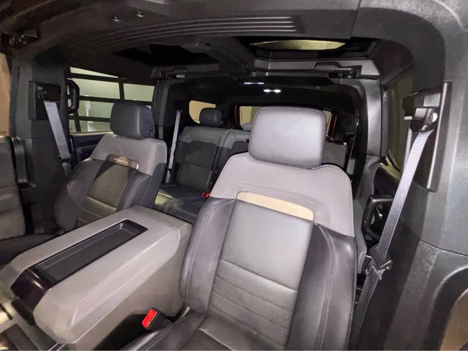 2024 GMC Hummer EV - Image 10 of 19
