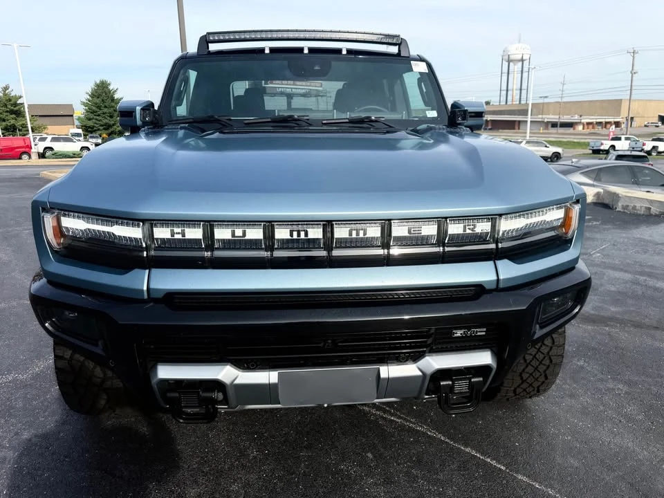 2024 GMC Hummer EV - Image 9 of 20
