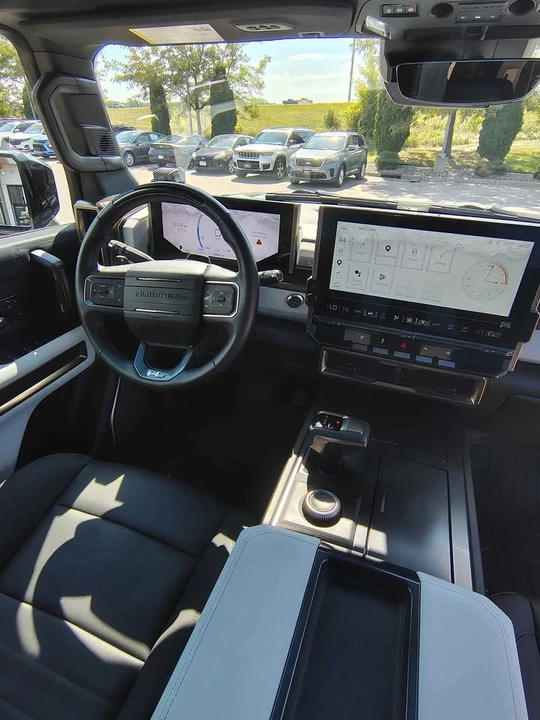 2024 GMC Hummer EV - Image 8 of 20