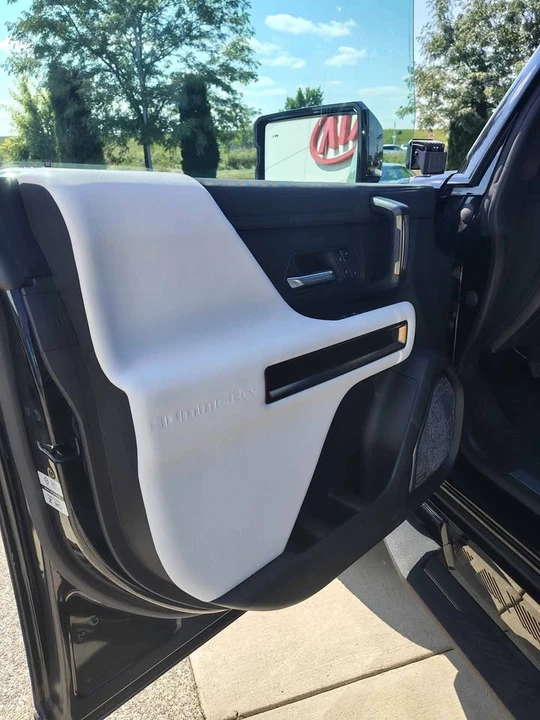 2024 GMC Hummer EV - Image 12 of 20