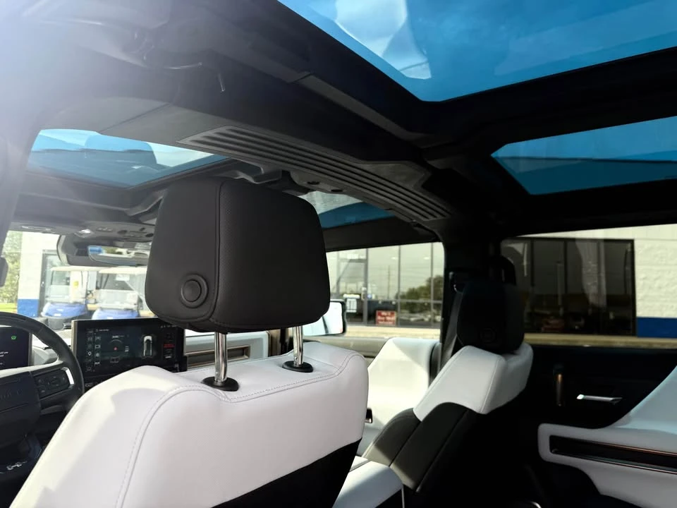 2024 GMC Hummer EV - Image 11 of 20