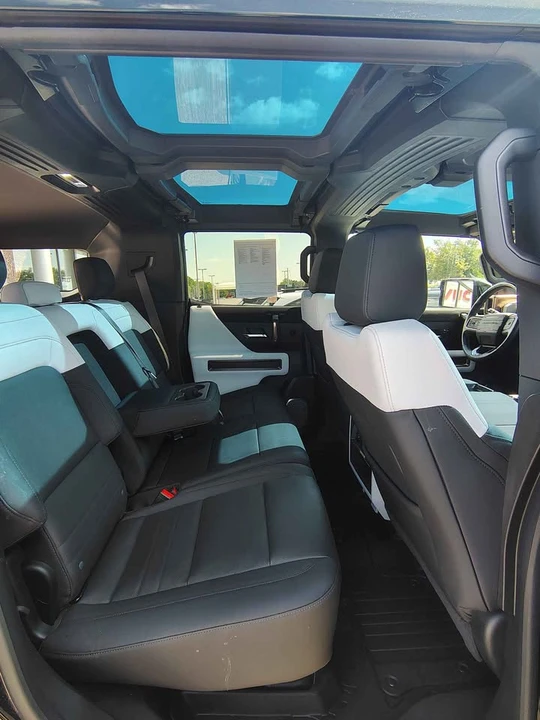 2024 GMC Hummer EV - Image 9 of 20