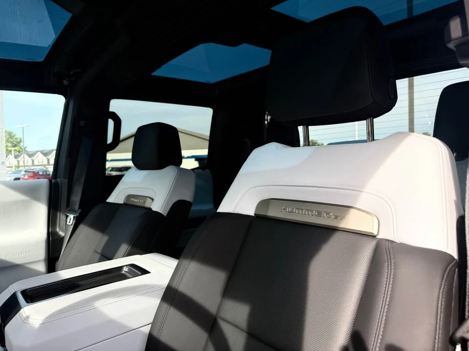 2024 GMC Hummer EV - Image 13 of 20