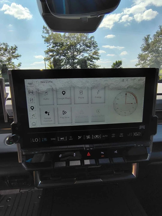 2024 GMC Hummer EV - Image 15 of 20