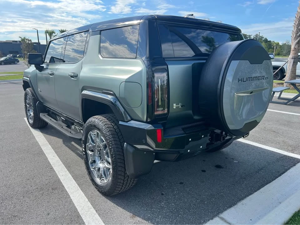 2024 GMC Hummer EV - Image 13 of 14
