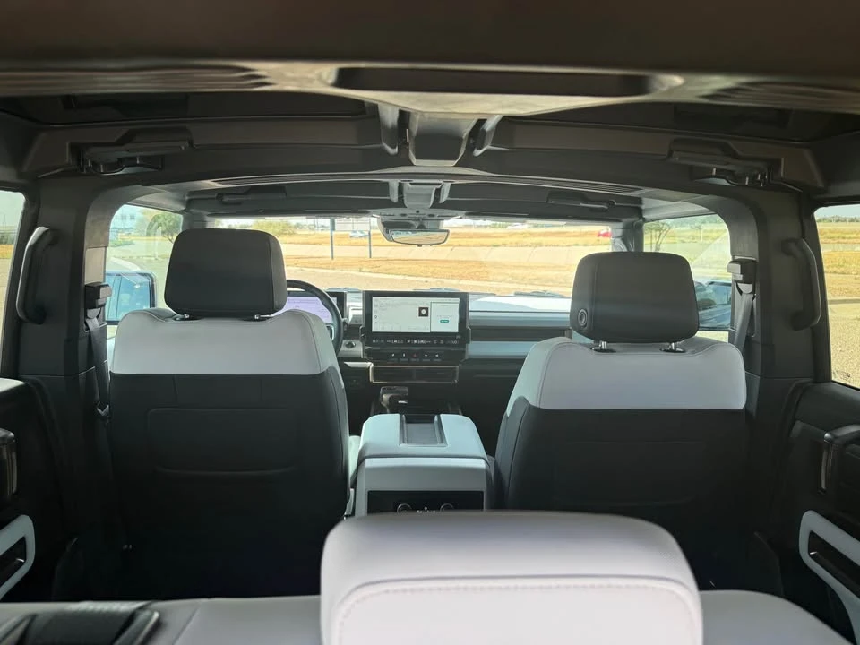 2024 GMC Hummer EV - Image 11 of 13