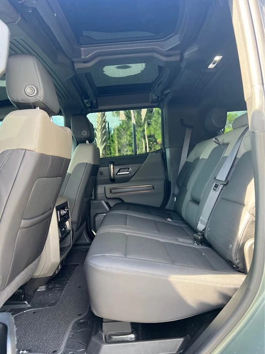 2024 GMC Hummer EV - Image 9 of 14