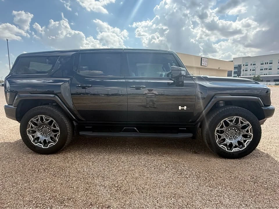2024 GMC Hummer EV - Image 6 of 13