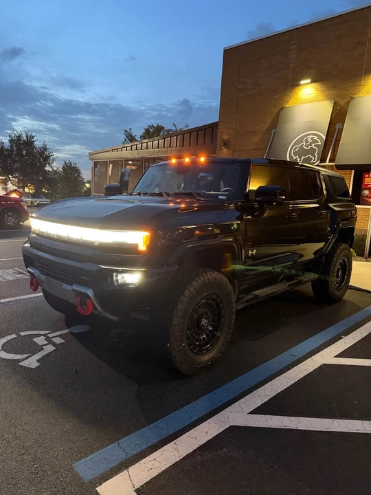 2024 GMC Hummer EV - Image 3 of 3