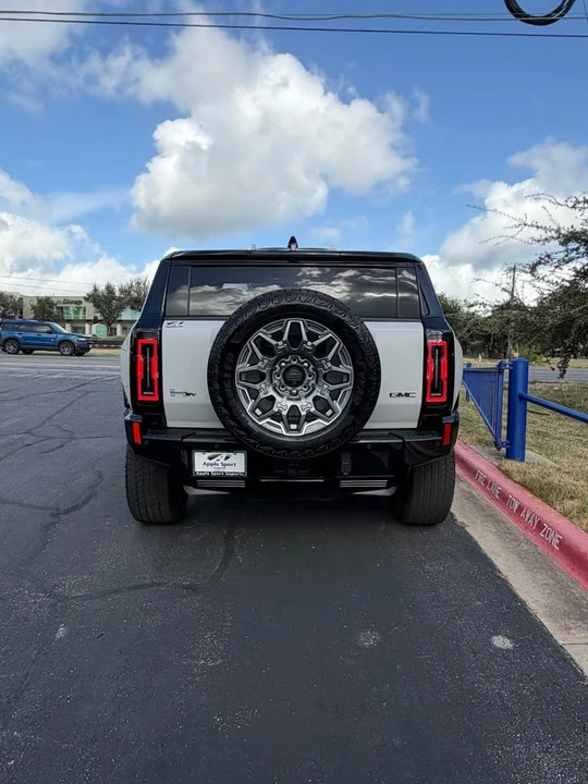 2024 GMC Hummer EV - Image 3 of 5