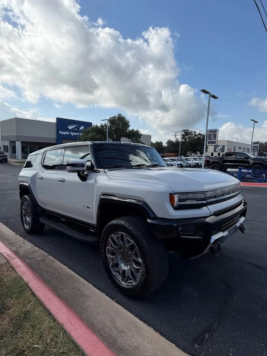 2024 GMC Hummer EV - Image 2 of 5