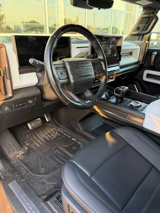 2024 GMC Hummer EV - Image 4 of 6