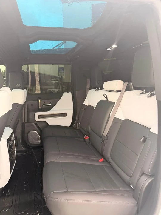 2024 GMC Hummer EV - Image 5 of 8
