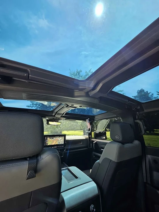 2024 GMC Hummer EV - Image 12 of 20