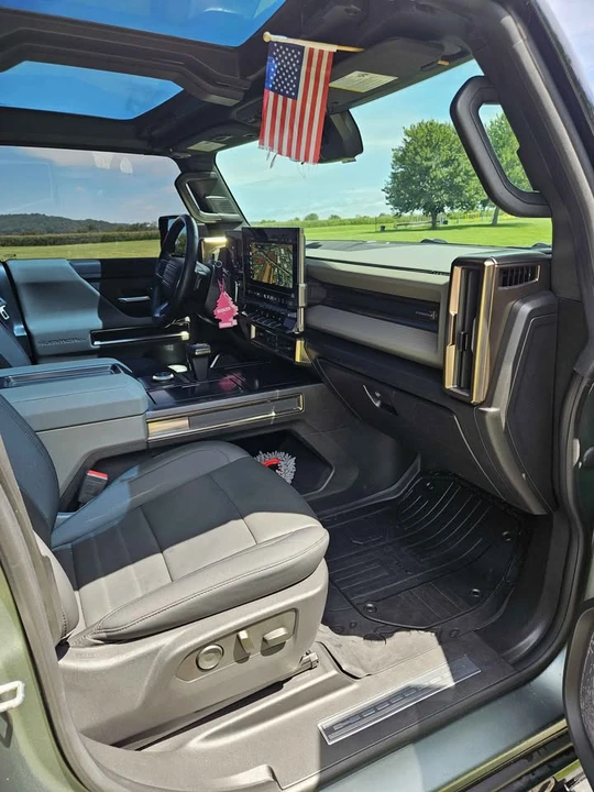 2024 GMC Hummer EV - Image 7 of 20