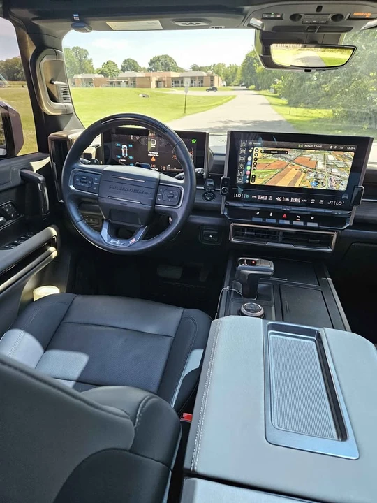 2024 GMC Hummer EV - Image 11 of 20