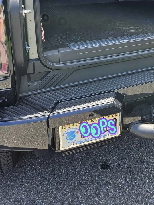 2024 GMC Hummer EV - Image 17 of 20