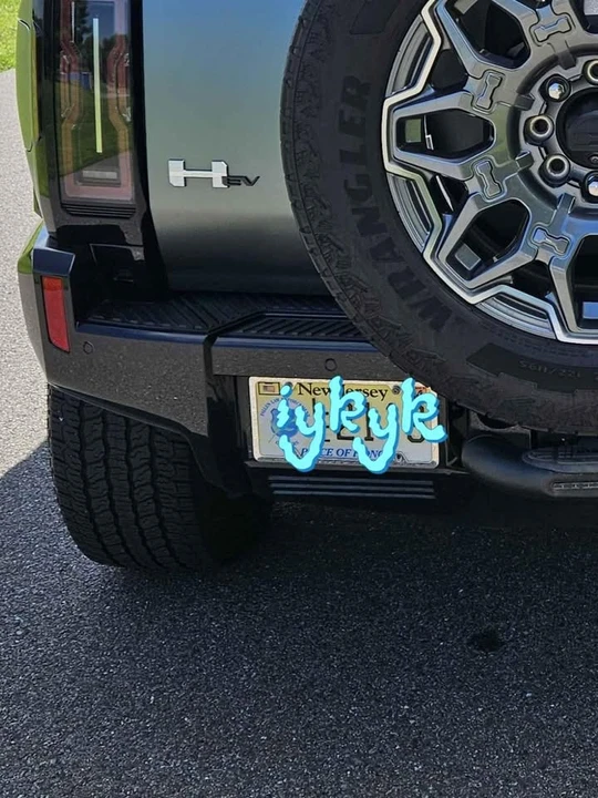2024 GMC Hummer EV - Image 18 of 20