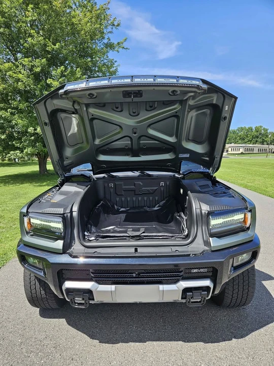 2024 GMC Hummer EV - Image 9 of 20