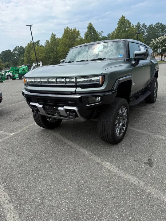 2024 GMC Hummer EV - Image 2 of 12
