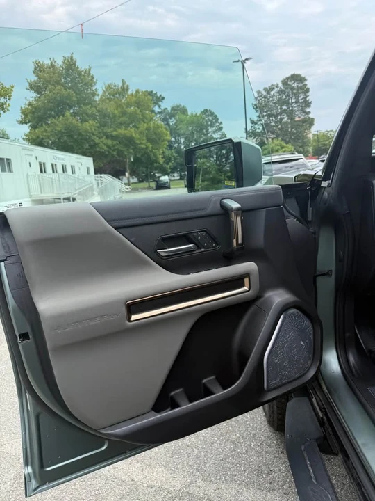 2024 GMC Hummer EV - Image 4 of 12