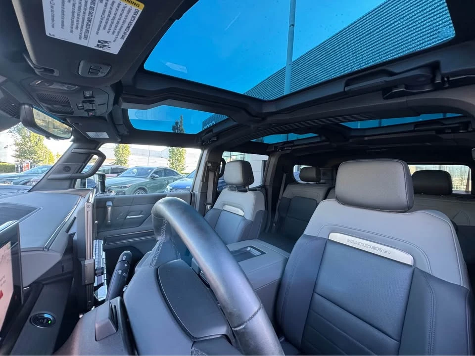 2024 GMC Hummer EV - Image 17 of 19
