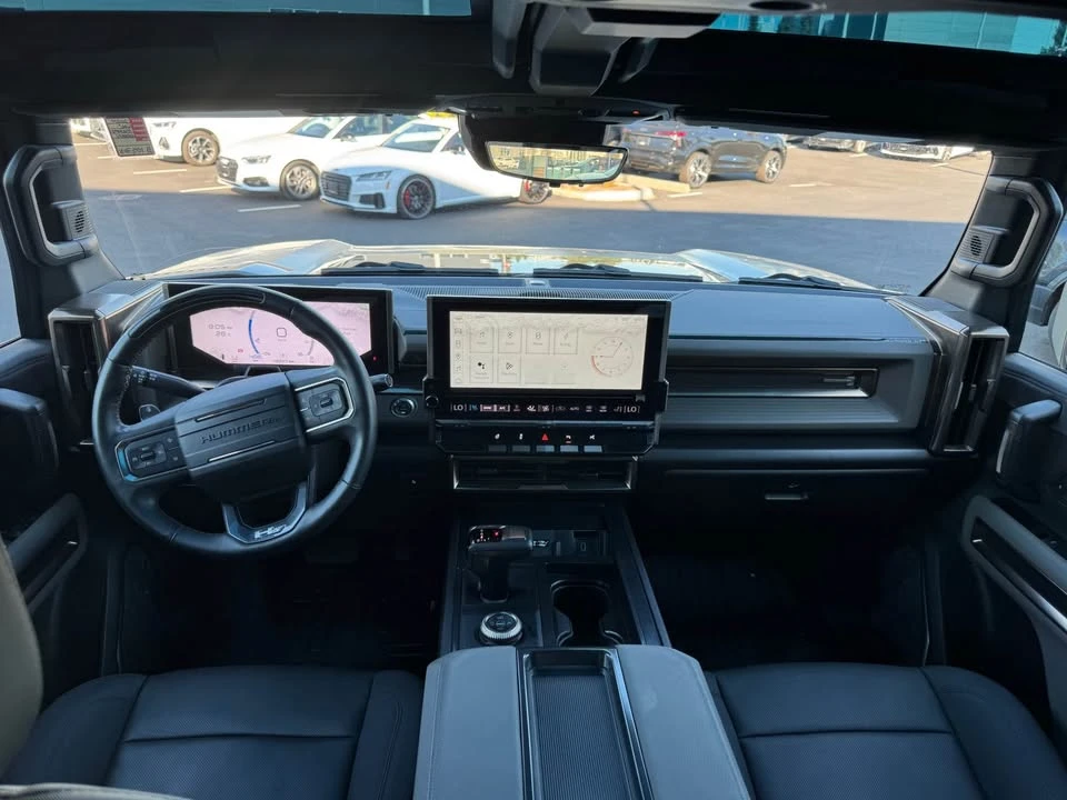2024 GMC Hummer EV - Image 10 of 19