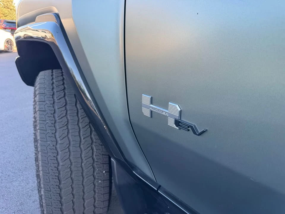 2024 GMC Hummer EV - Image 19 of 19