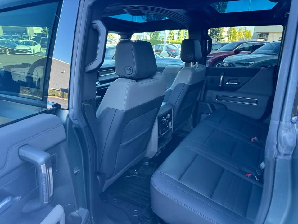 2024 GMC Hummer EV - Image 8 of 19