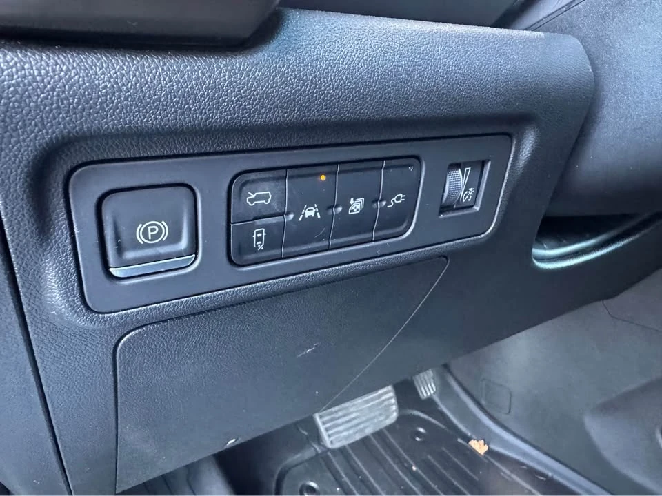 2024 GMC Hummer EV - Image 12 of 19